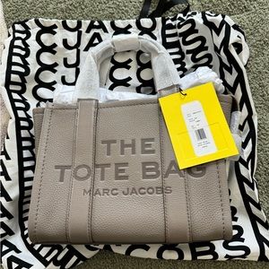 Marc Jacobs - The Tote Bag